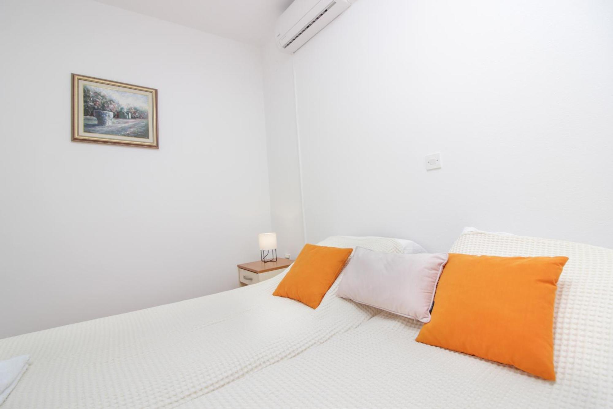 Apartments And Rooms With Parking Space Nin, Zadar - 5805 חדר תמונה